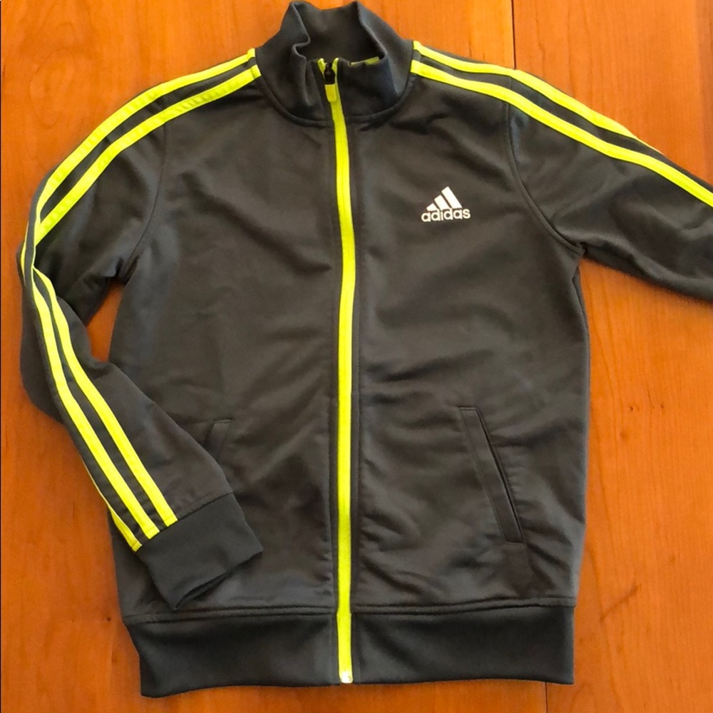 Boys Small Adidas full zip jacket with pockets.